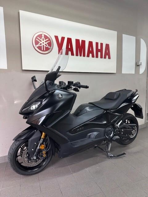 Yamaha TMAX 560 XP500A DX MDNM6 TECH BLACK