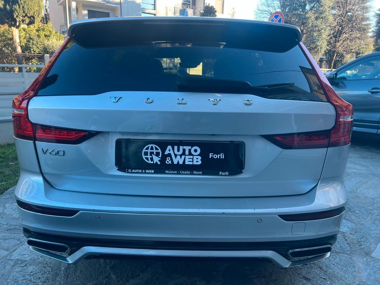 VOLVO V60 B4 GEARTRONIC R-DESING