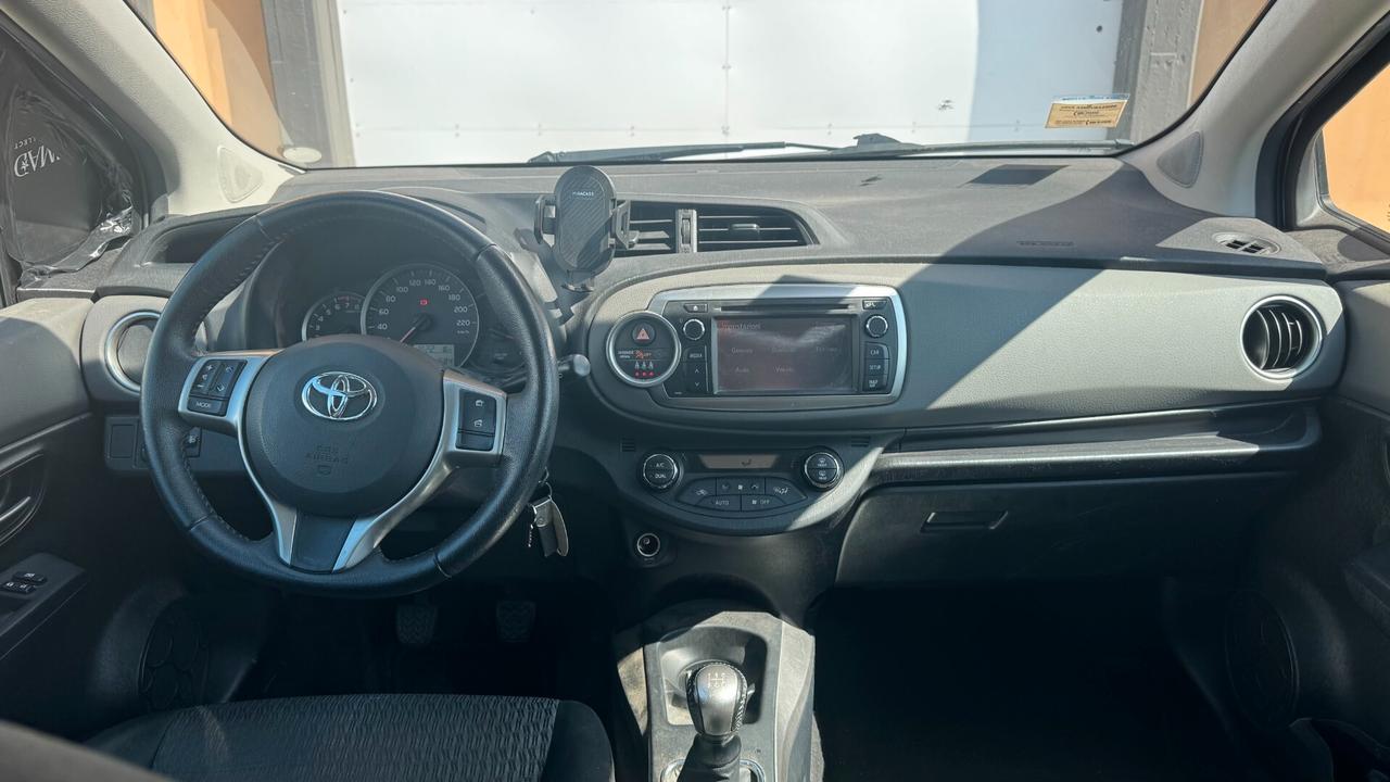 TOYOTA YARIS 1.0B 69CV - 2014
