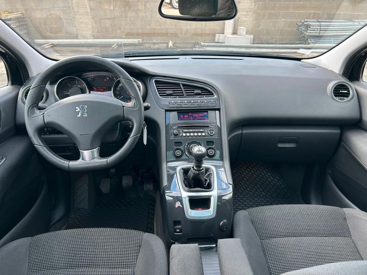 Peugeot 5008 1.6 HDi 115CV Allure