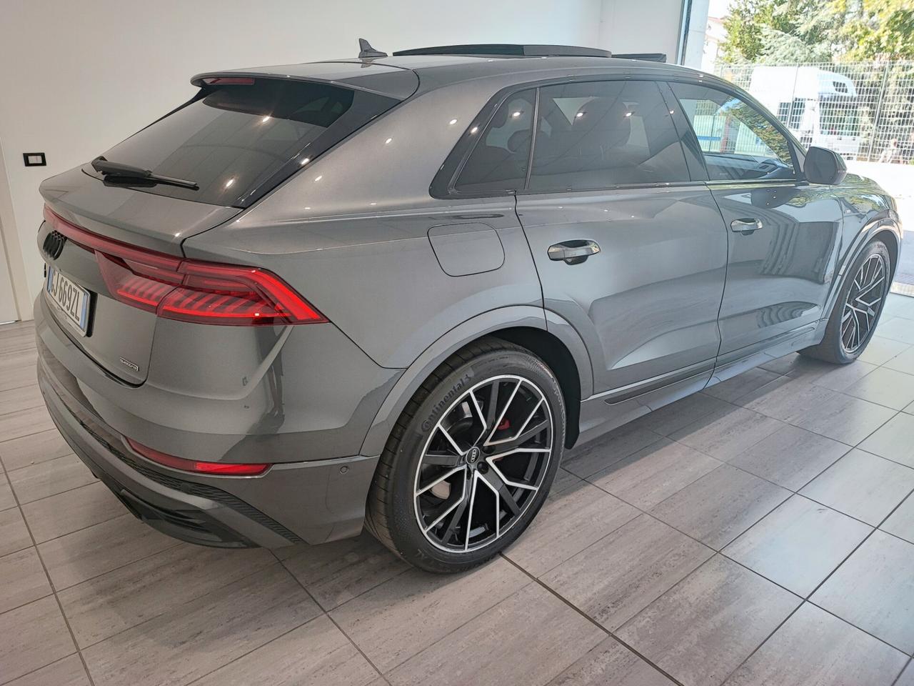 Audi Q8 55 TFSI e quattro tiptronic Sport