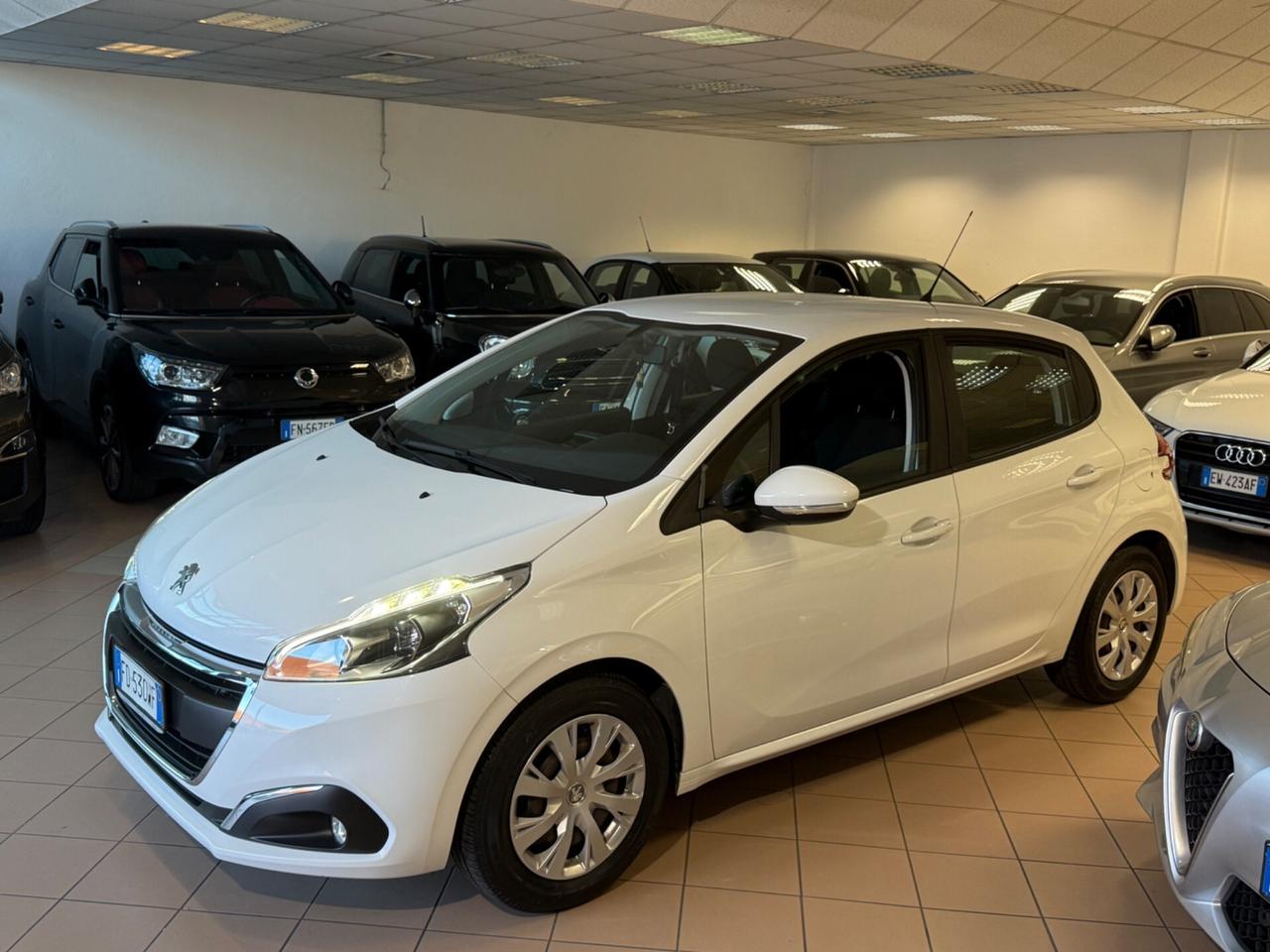 Peugeot 208 67000km 1.2 cv82 5 porte Allure