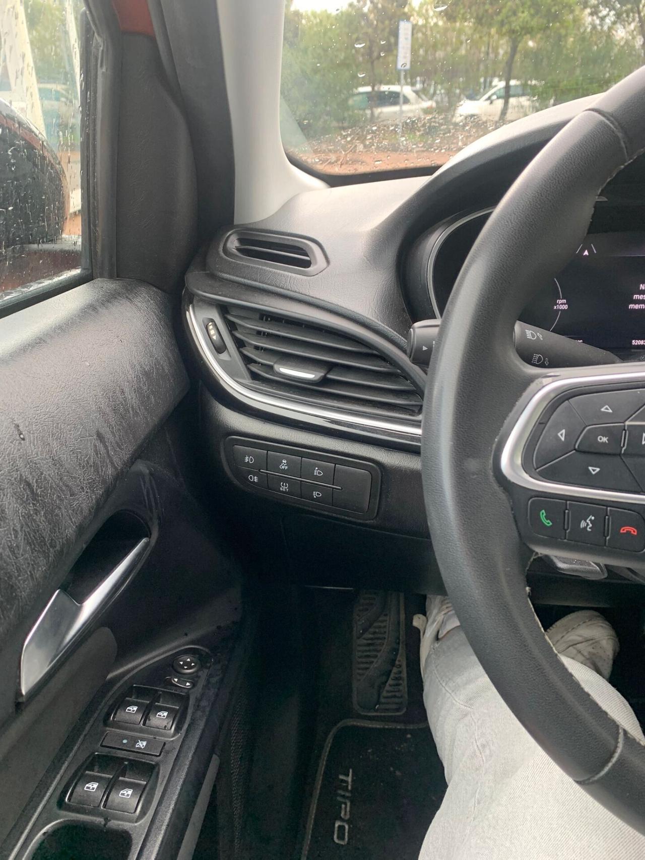 Fiat Tipo 1.0 5 porte Cross