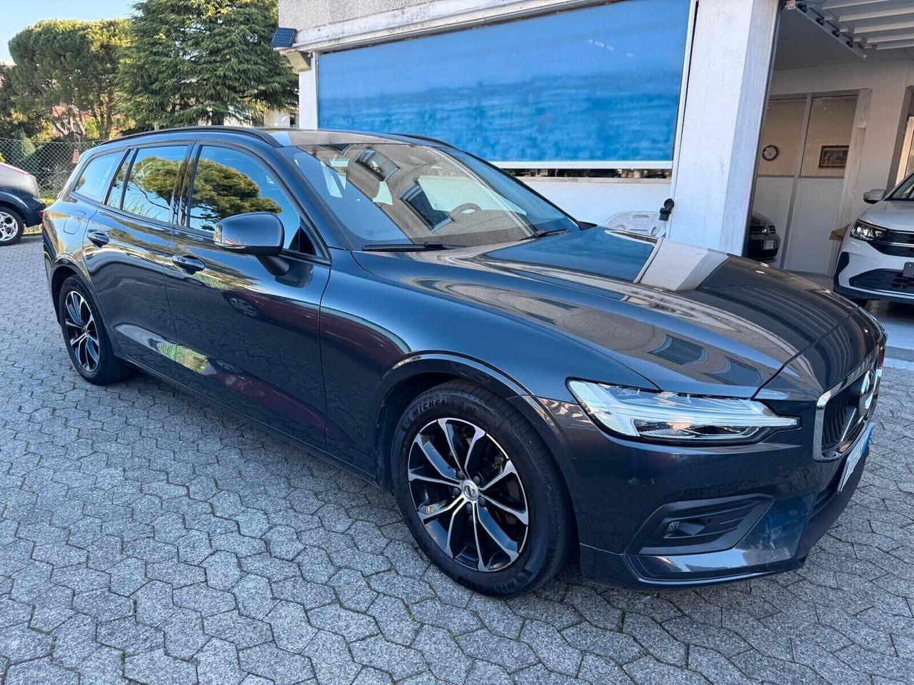 Volvo V60 D3 Business Plus*EURO6*NAVI*CERCHI