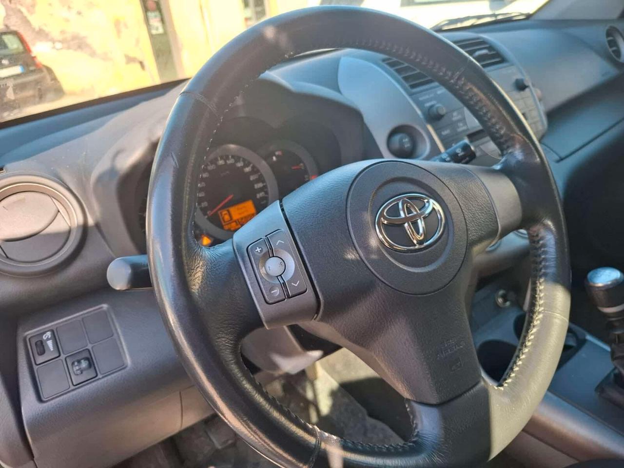 Toyota RAV 4 RAV4 2.2 D-4D 136 CV Sol