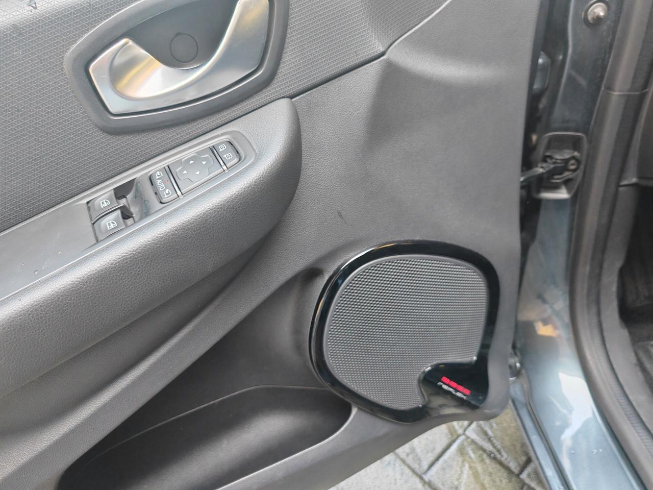 Renault Clio 1.2 75CV 5 porte Incidentata/Sinistrata