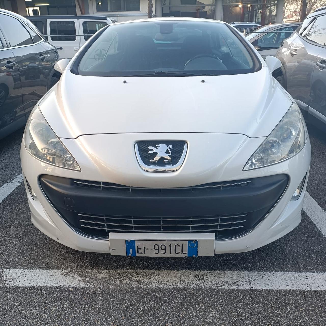 Peugeot 308 1.6 HDi 112CV CC Féline