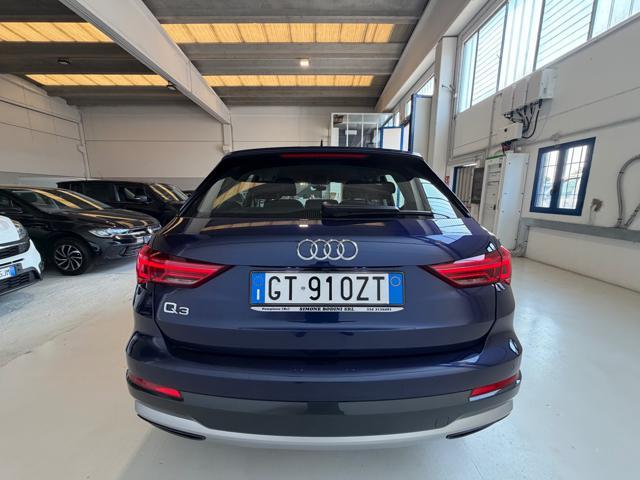 AUDI Q3 35 TDI S tronic Identity Black