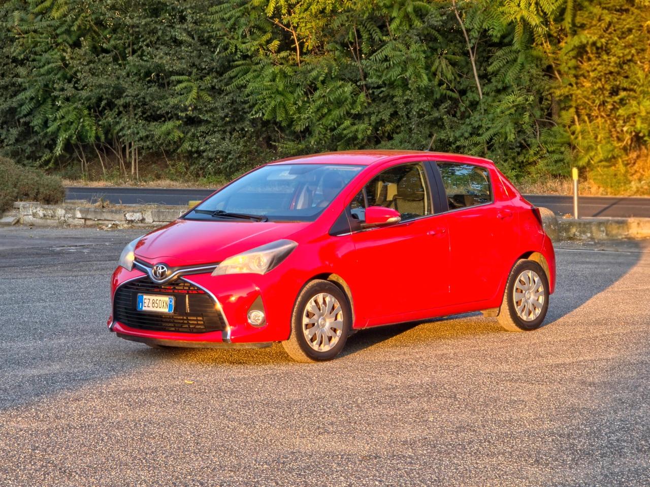 Toyota Yaris 1.0 5 porte Lounge CV-69 E6 Manuale NEO 2015