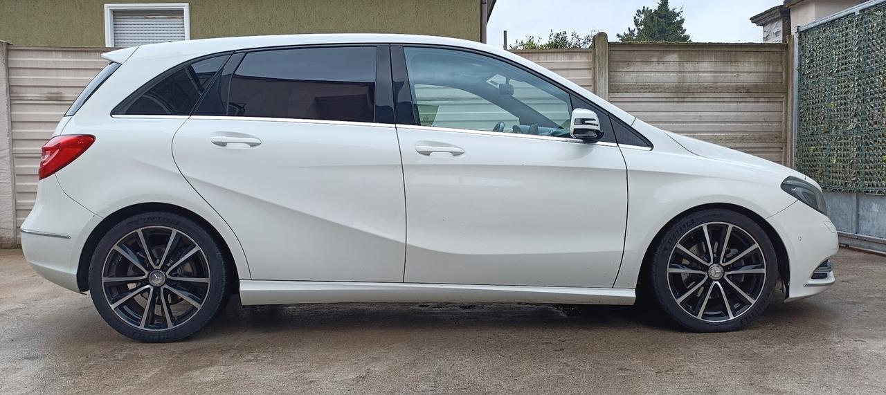 Mercedes-benz B 180 CDI BlueEFFICIENCY Premium