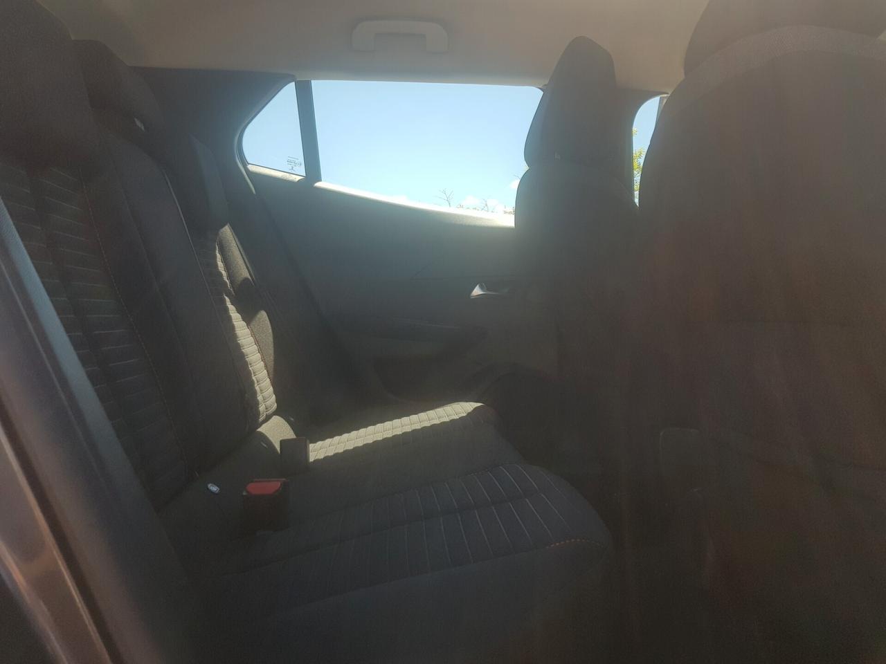 Peugeot 2008 1.5 BlueHDi 110cv Navy Led Rcam Sensori