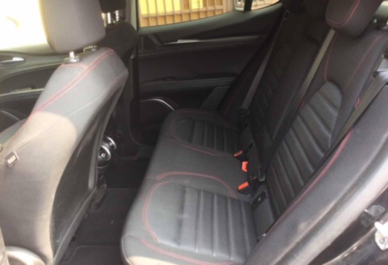 Alfa Romeo Stelvio 2.2 Turbodiesel 190 CV AT8 RWD Executive