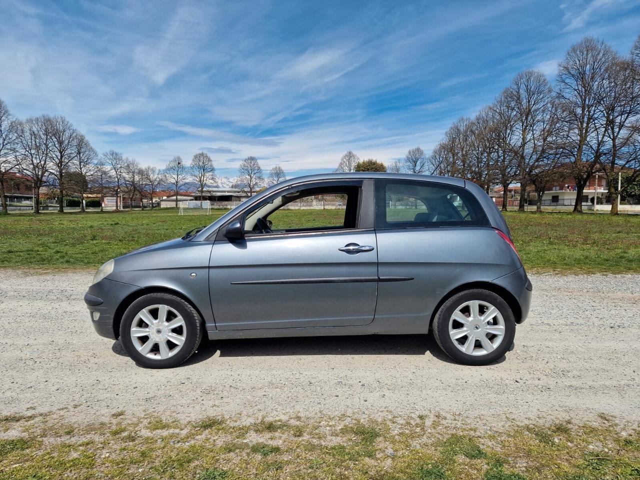 Lancia Ypsilon 1.2 60cv motore Fire motore con solo 45mila km i