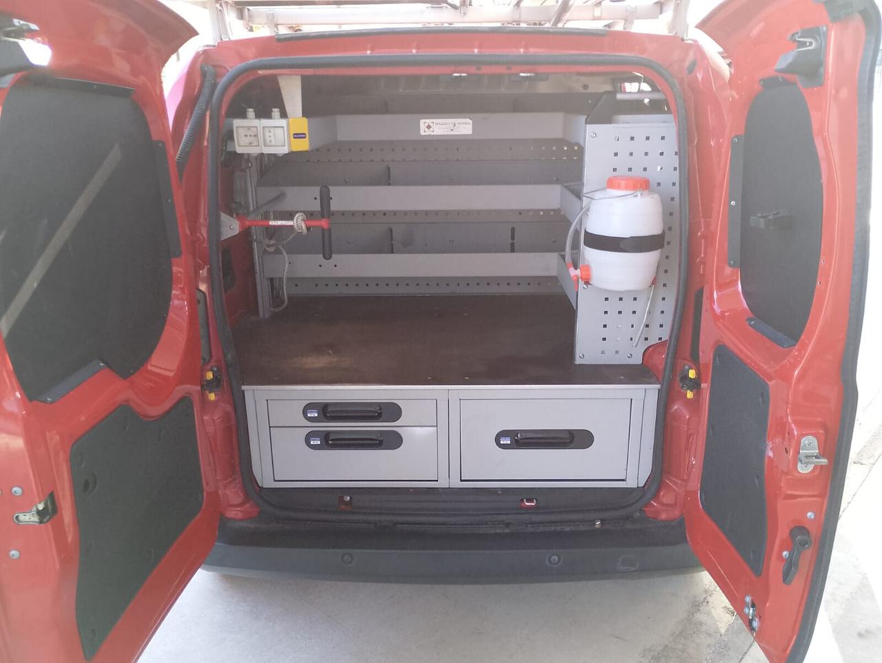 Fiat Fiorino 1.3 MJT 95CV Adventure 2 posti