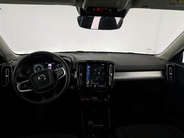 VOLVO XC40 D3 Geartronic Momentum Pro