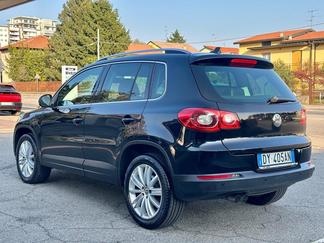 Volkswagen Tiguan 2.0 TDI DPF 4MOTION tiptronic Track & Field