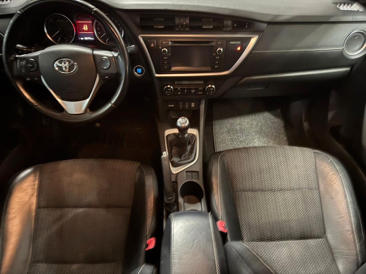Toyota Auris Touring Sports 1.4 D-4D Lounge