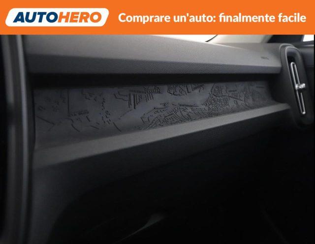 VOLVO XC40 T3