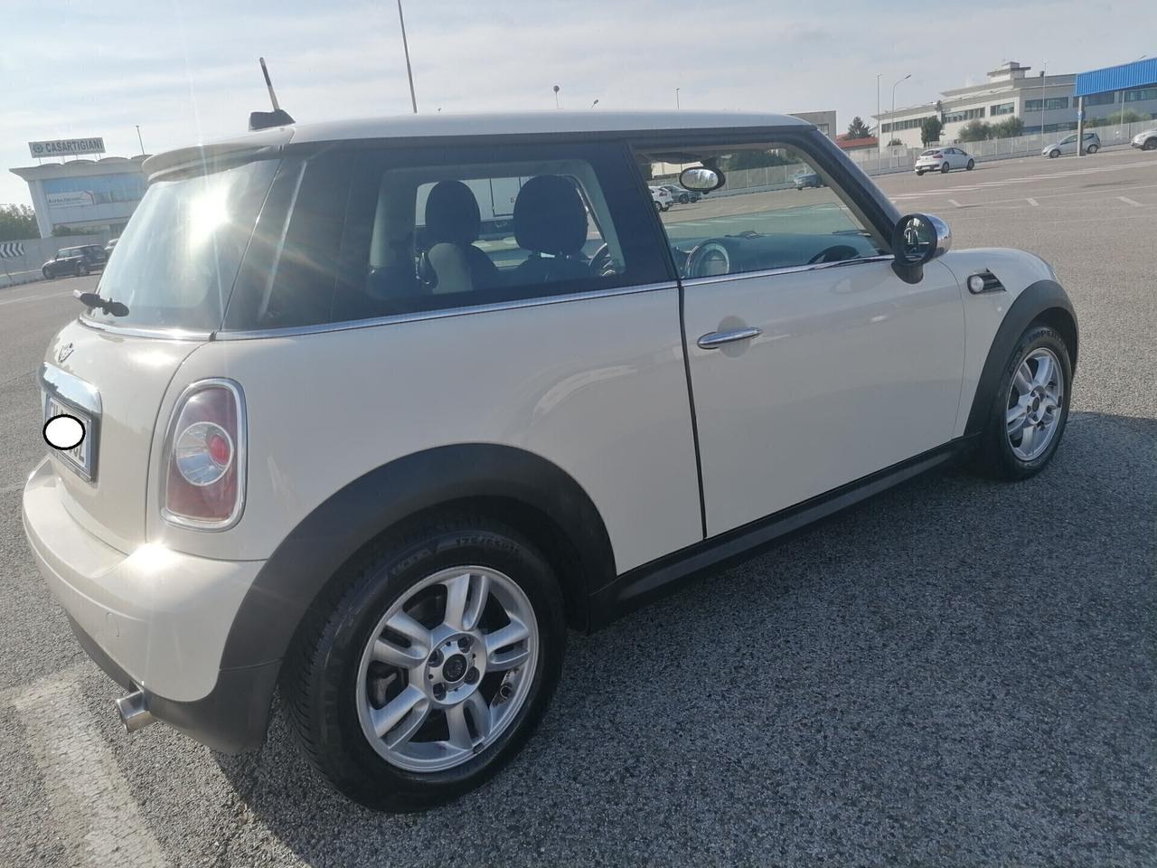 Mini COOPER 1.6 16V-NAVIGATORE-2011-PERFETTA-