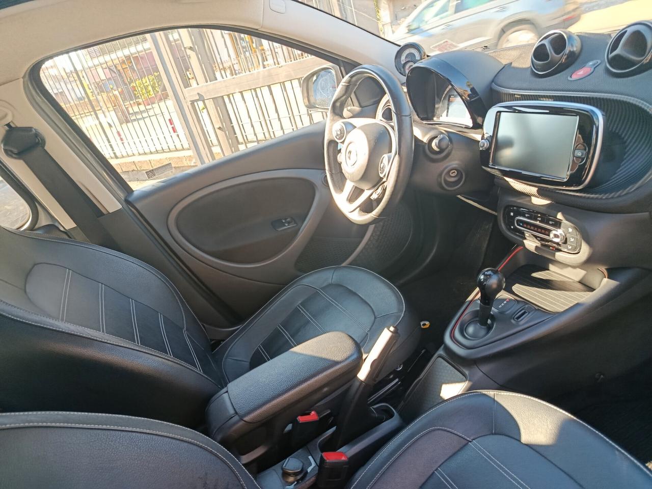 Smart ForFour EQ Pulse