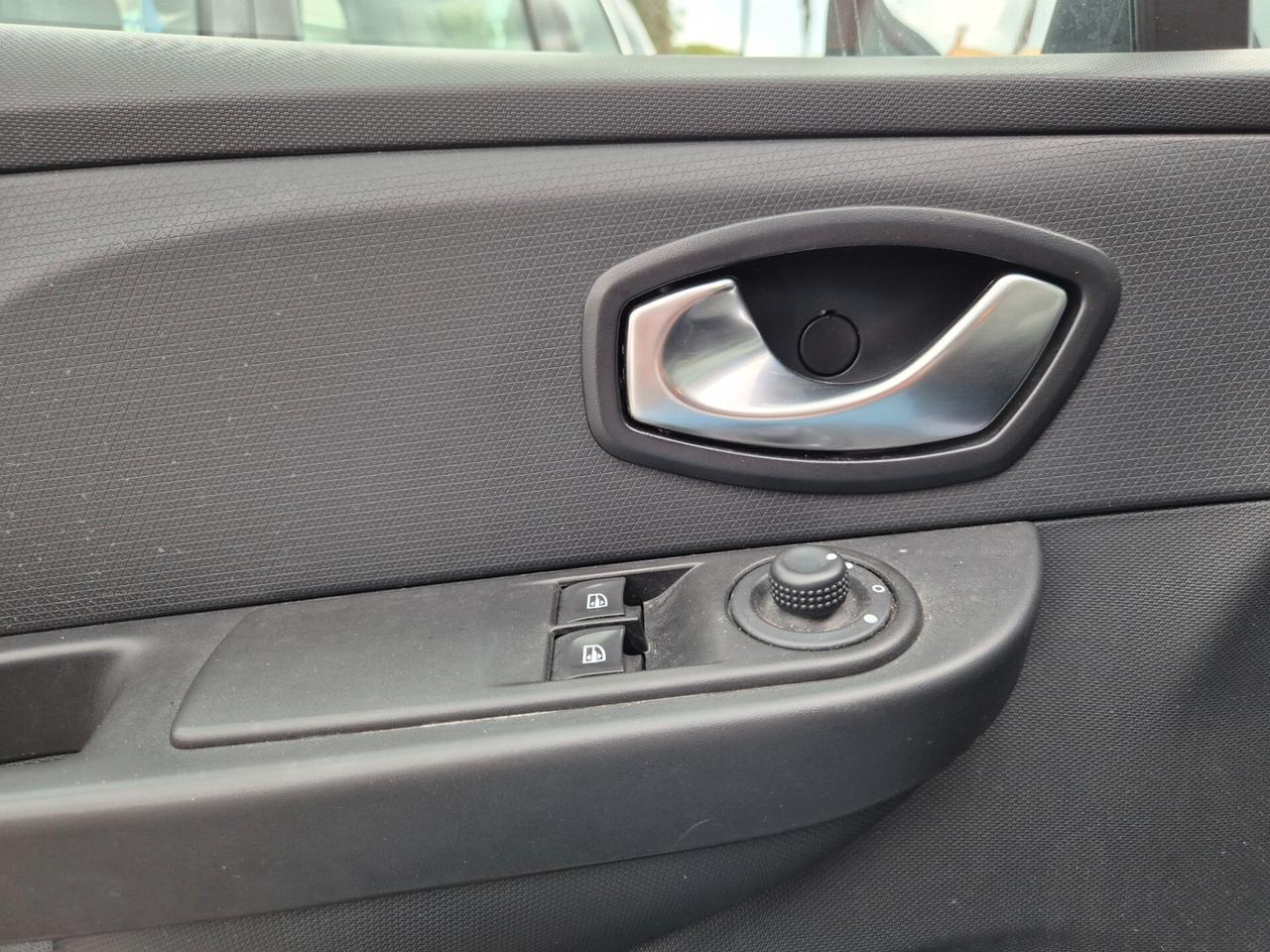 Renault Clio 1.5 dCi 8V 75CV 5 porte Wave