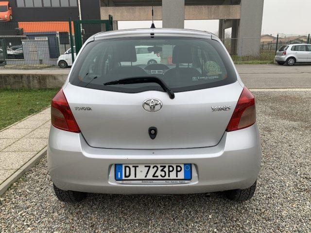 TOYOTA Yaris 1.0 5 porte