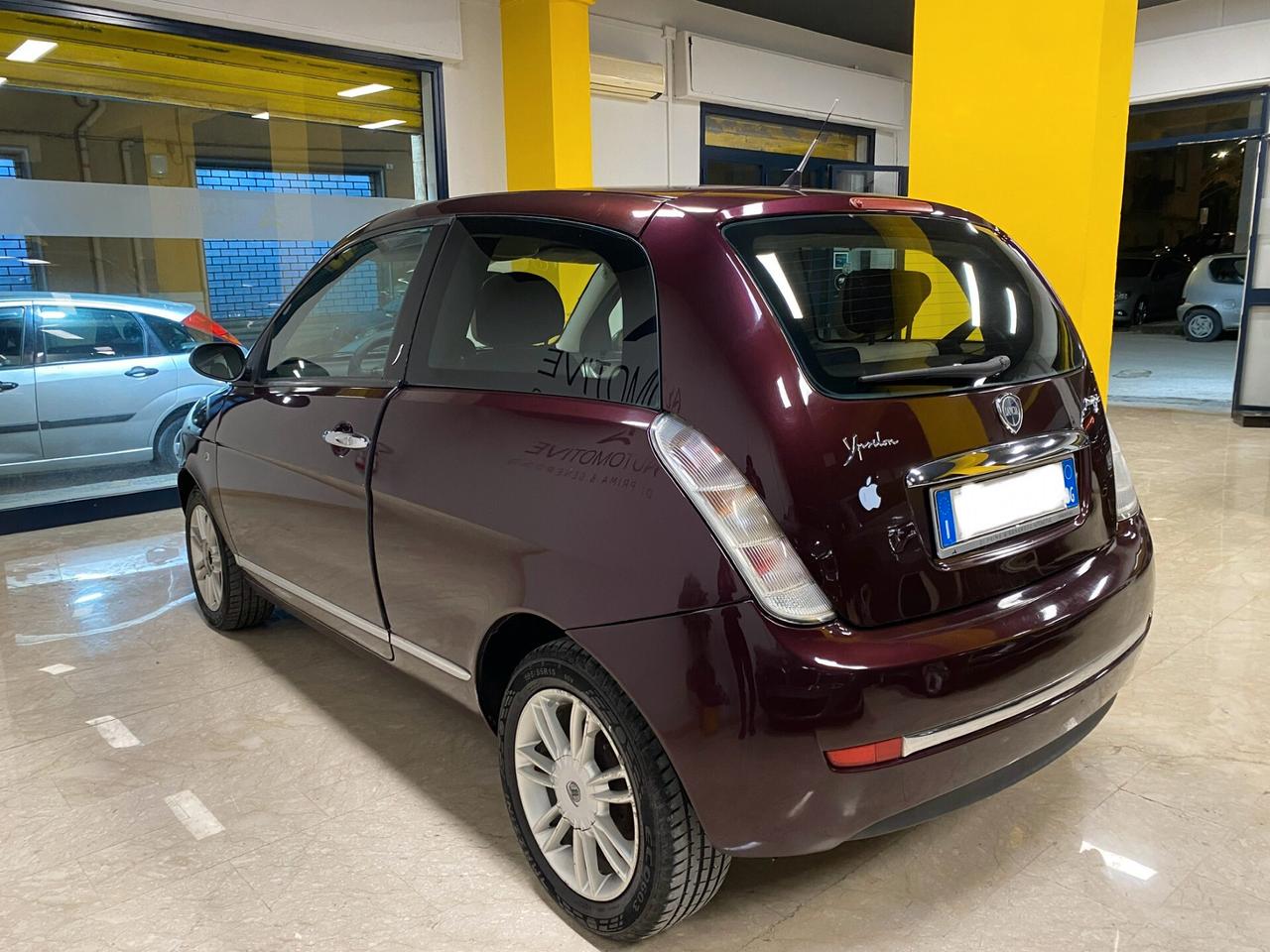 Lancia Ypsilon 1.3 MJT 90 CV Platino