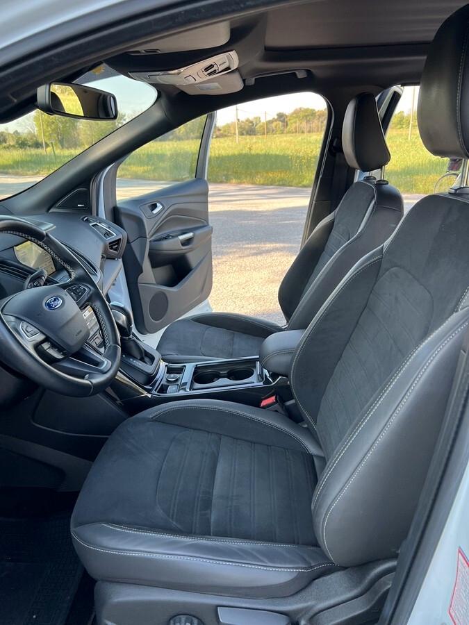 Ford Kuga 2.0 TDCI 180 CV S&S 4WD Powershift ST-Line Business