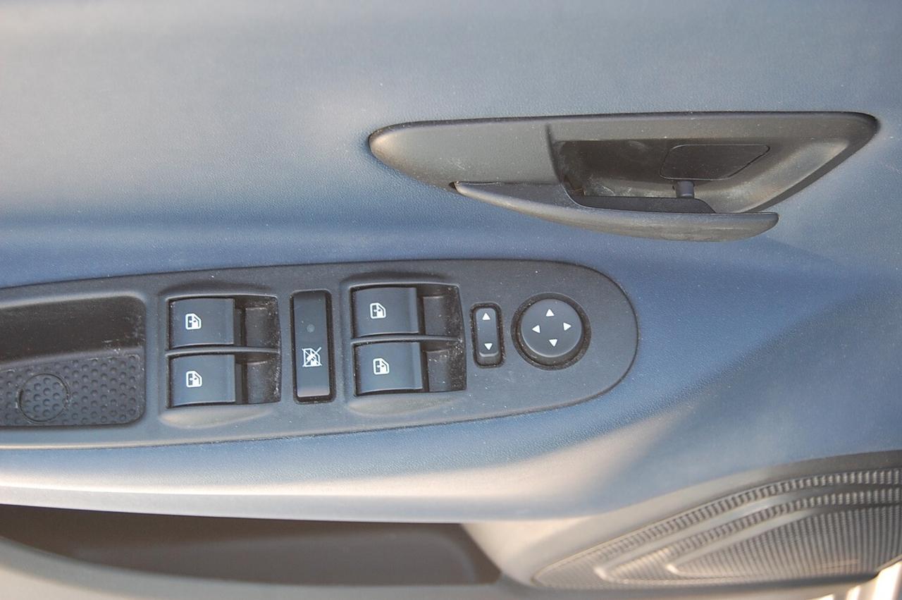 Lancia Ypsilon 1.0 FireFly 5 porte S&S Hybrid Platino