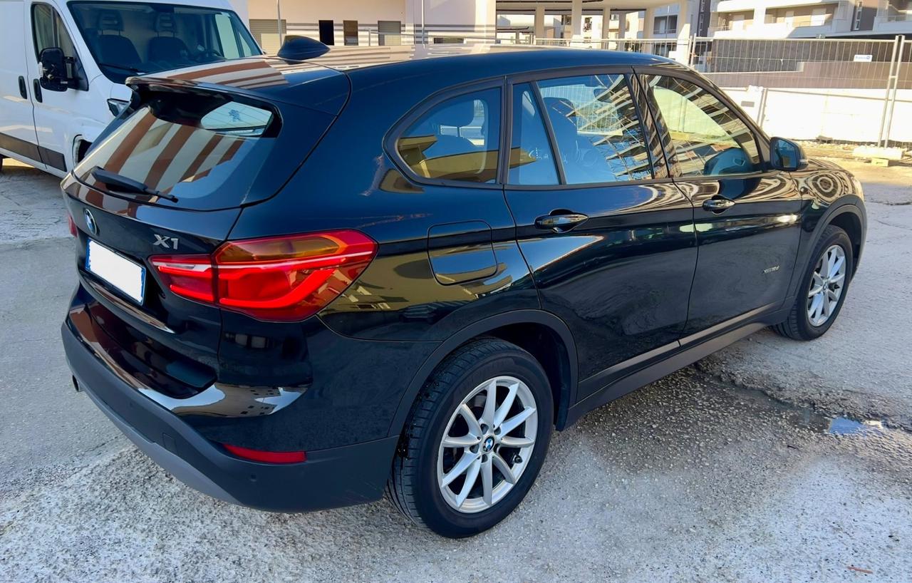 Bmw X1 xDrive18d Business