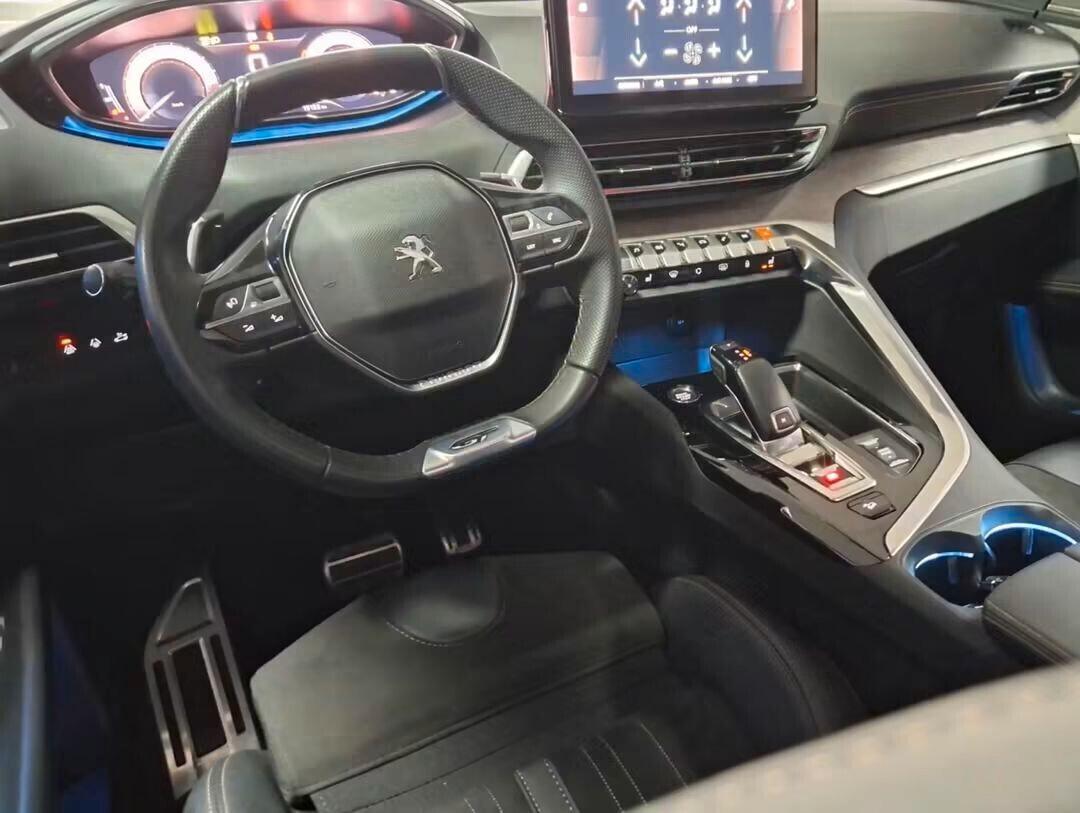 Peugeot 3008 130cv EAT8 GT Pack tetto panoramico