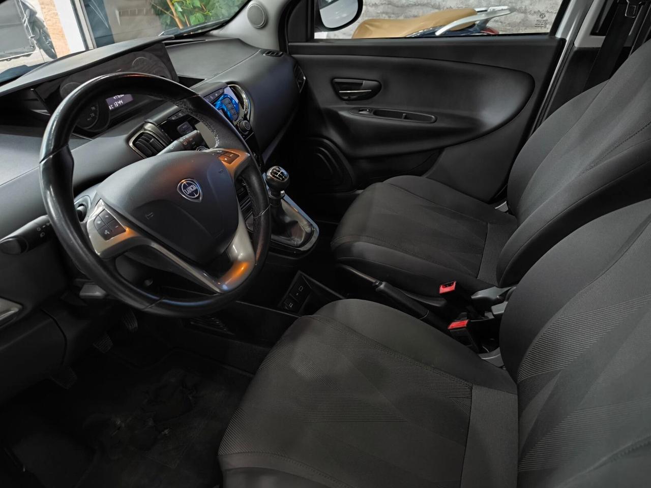 Lancia Ypsilon 1.2 69 CV 5 porte S&S Gold