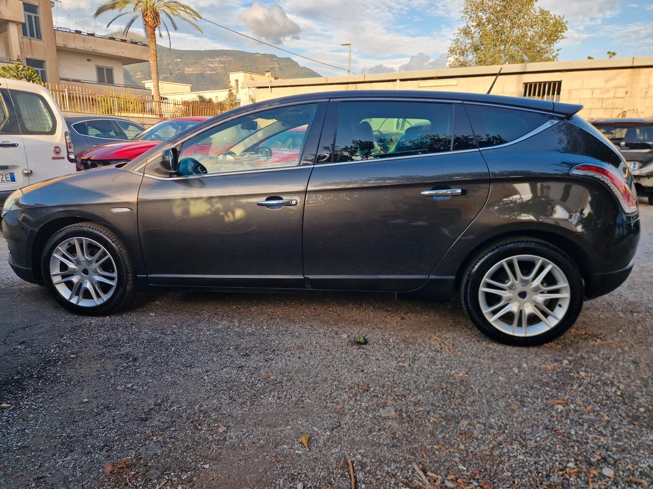 Lancia Delta 1.6 MJT DPF 105 CV Gold-2011