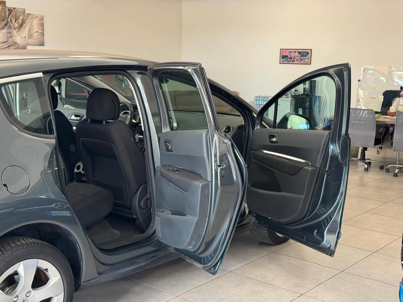 Peugeot 3008 1.6 HDI 112CV TECNO 2011