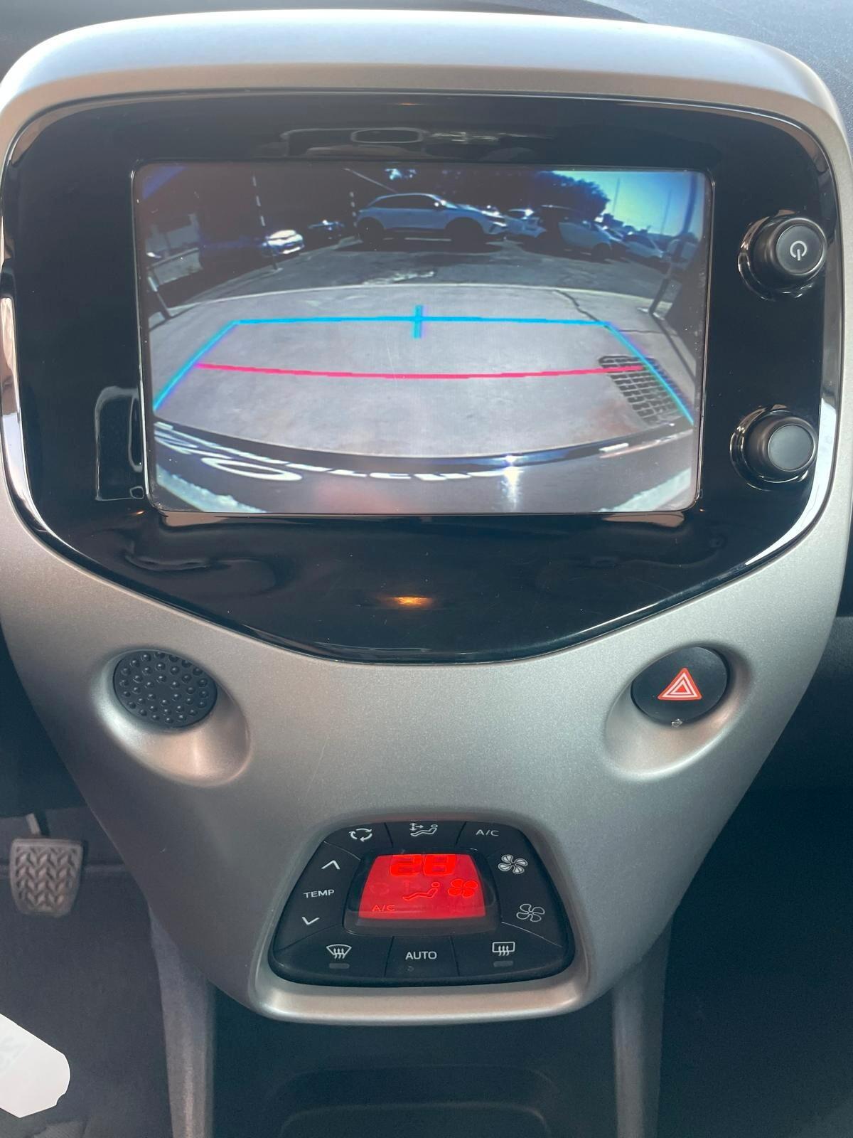 Toyota Aygo cerchi in lega automatica