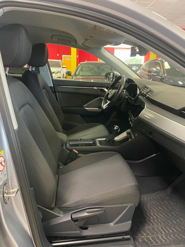 AUDI Q3 35 TDI S tronic Business Advanced