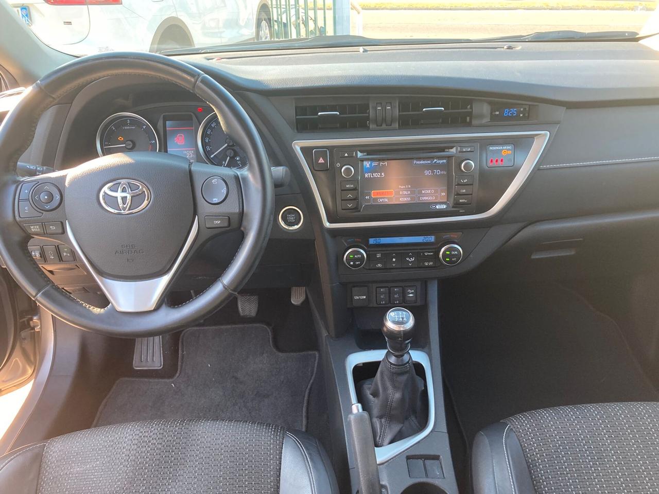 Toyota Auris 1.4 D-4D Lounge