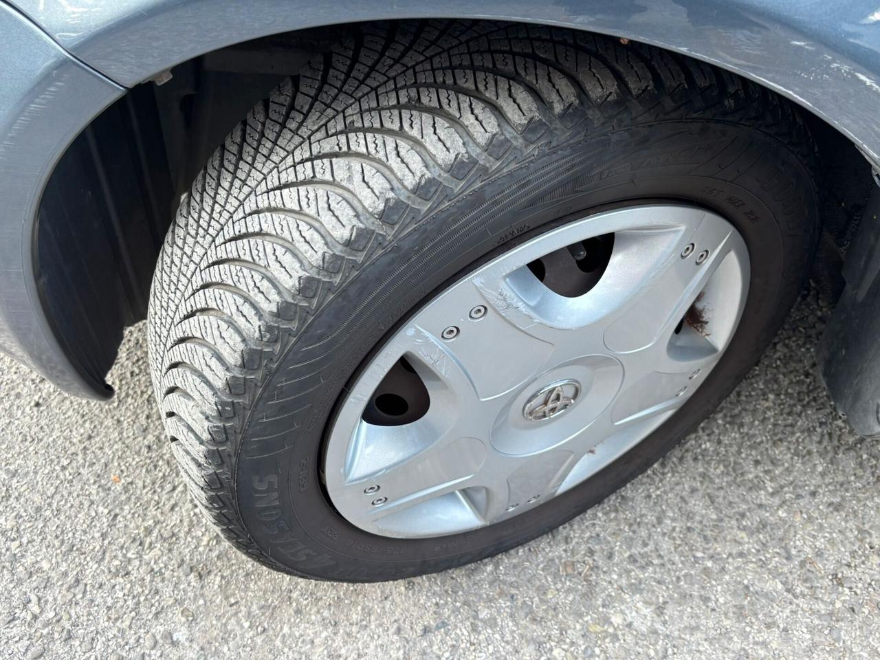 Toyota Yaris 1.0i 16V cat 3 porte Sol OK Neopatentati