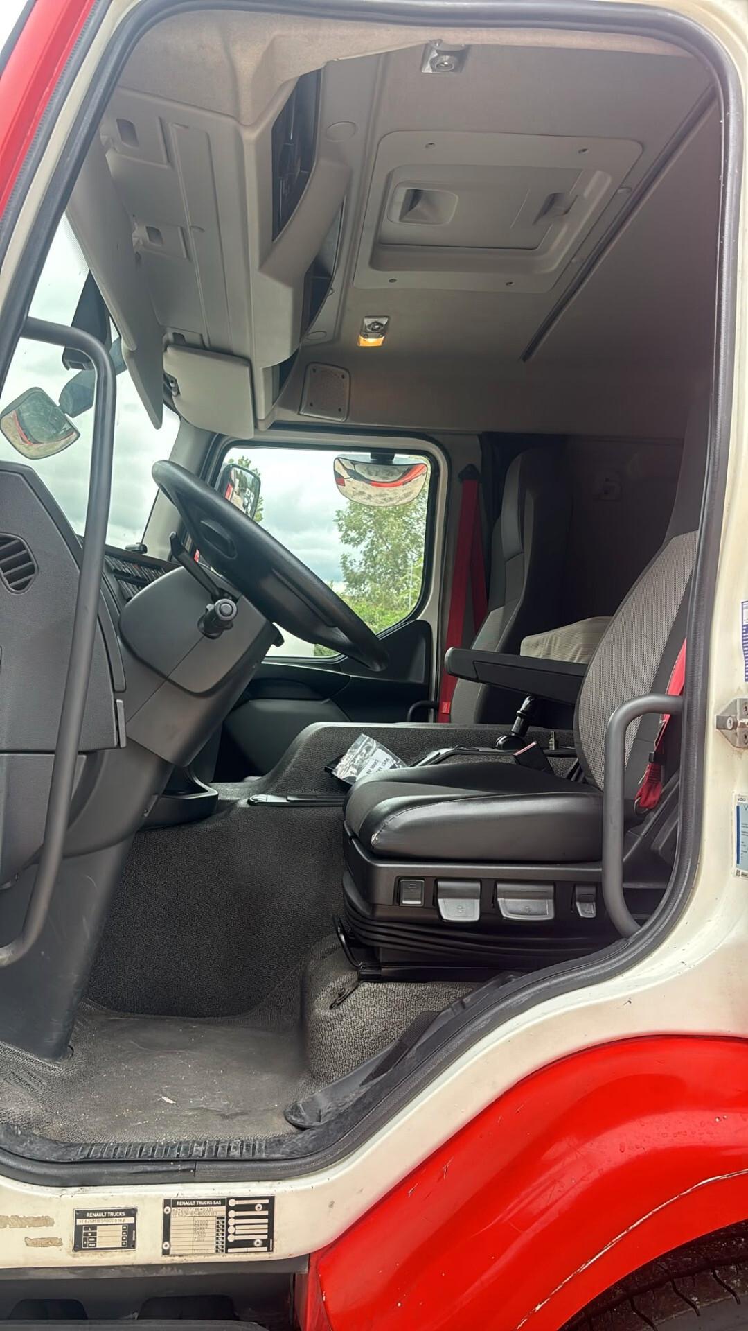 Renault D 26 Wide tre assi frigo