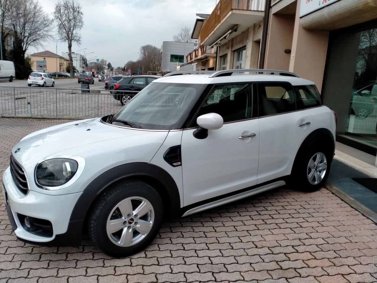 MINI One D COUNTRYMAN 1.5 116CV BUSINESS STEPTRONIC 7M NAVI / COLOUR LINE BLACK