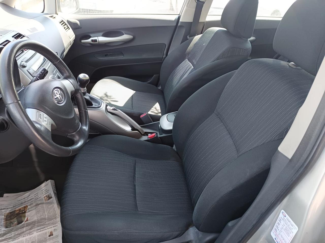 Toyota Auris 2009 - 1.4 D-4D Lb automobili