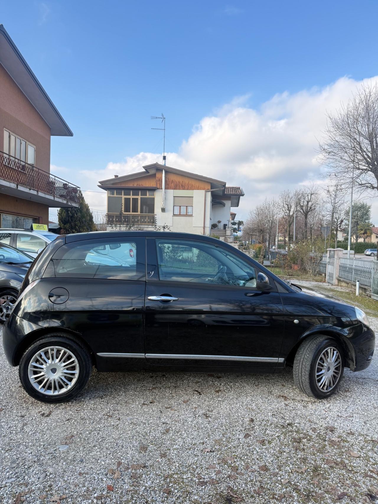 Lancia Ypsilon 1.3 MJT 75 CV Elle