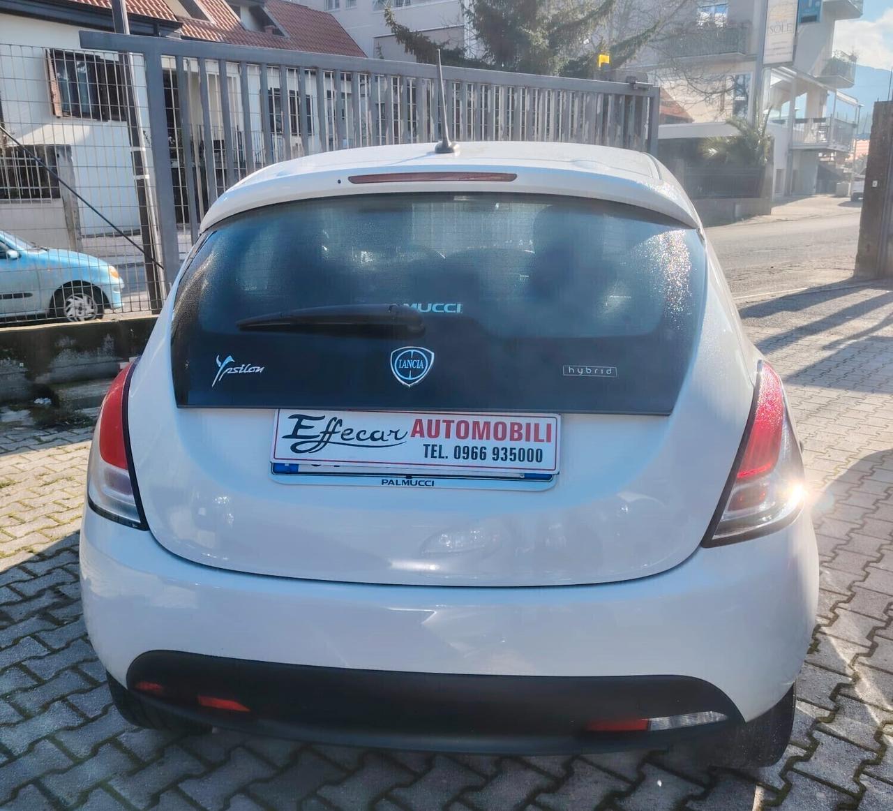 Lancia Ypsilon 1.0 FireFly 5 porte S&S Hybrid Ecochic Silver