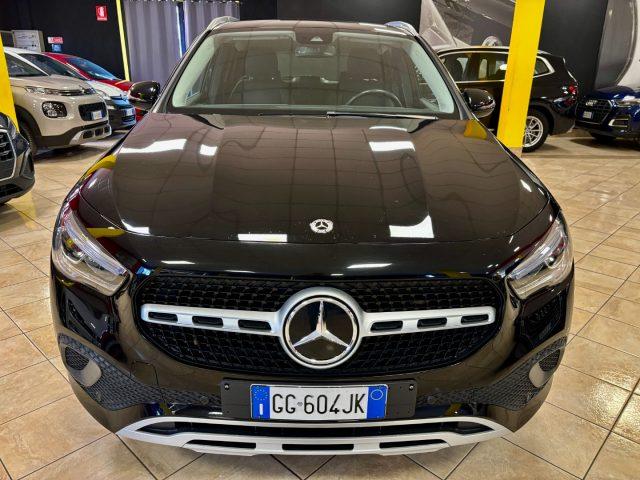 MERCEDES-BENZ GLA 200 d Automatic Sport UNIPRO - NIGHT BLACK EDITION