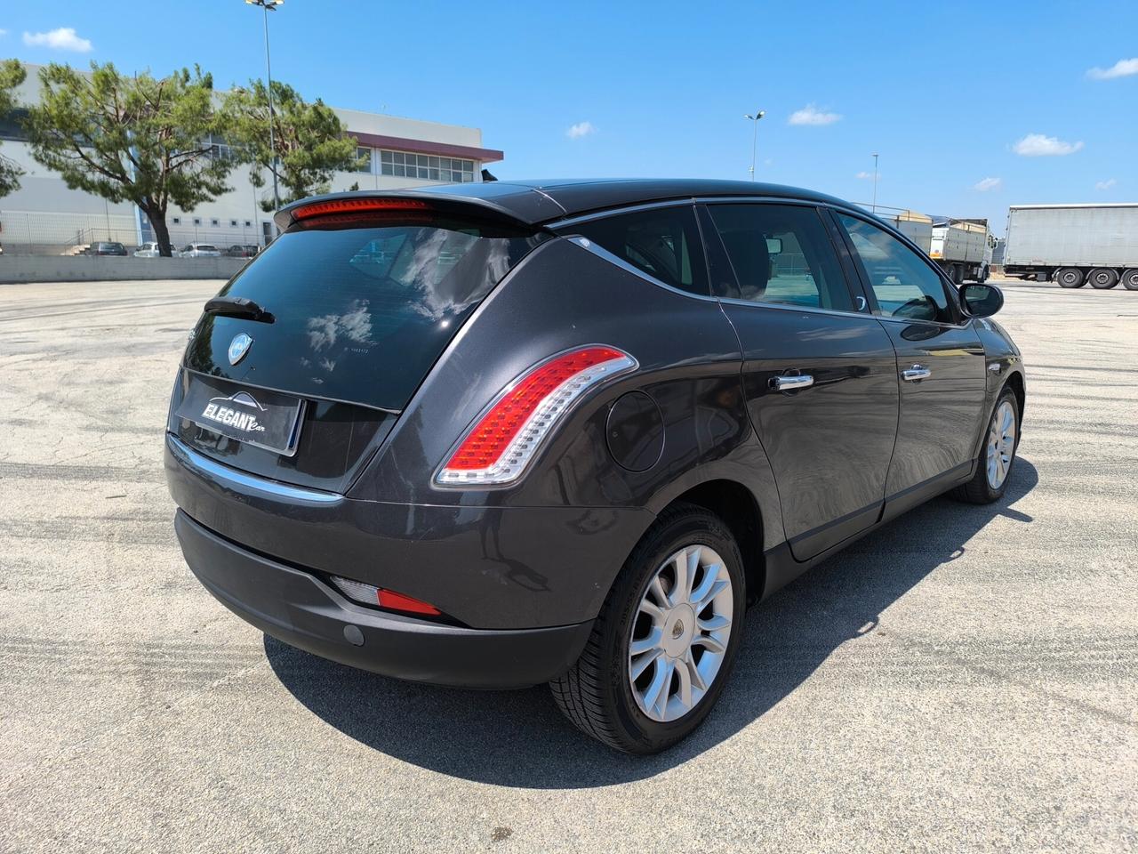 Lancia Delta 1.6 MJT DPF Silver