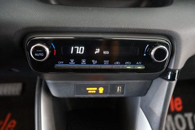 TOYOTA Yaris 1.5 Hybrid 5 porte Business Ufficiale Italia