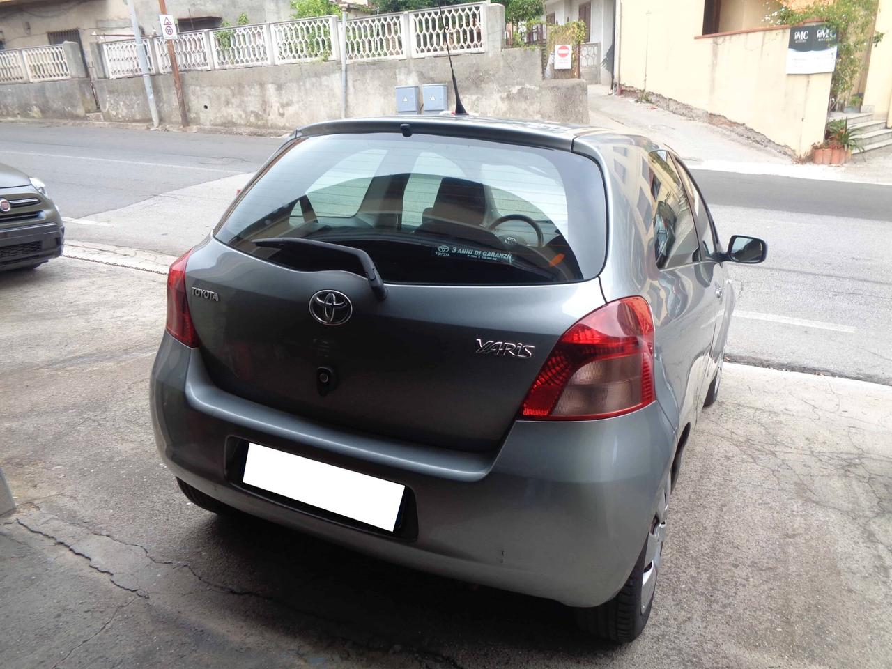 Toyota Yaris 1.3 3 Porte (FINANZIABILE)