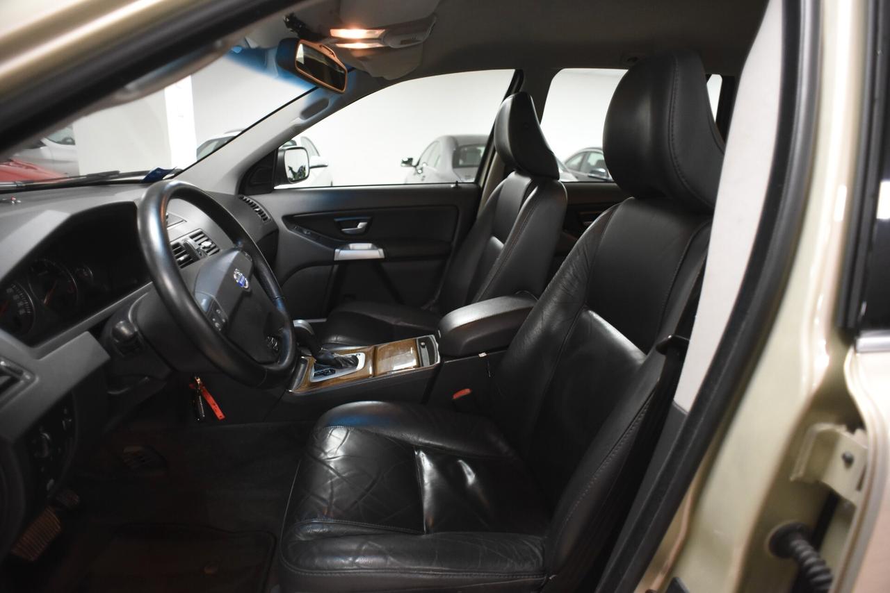 Volvo XC 90 XC90 2.4 D5 185 CV aut. AWD Executive