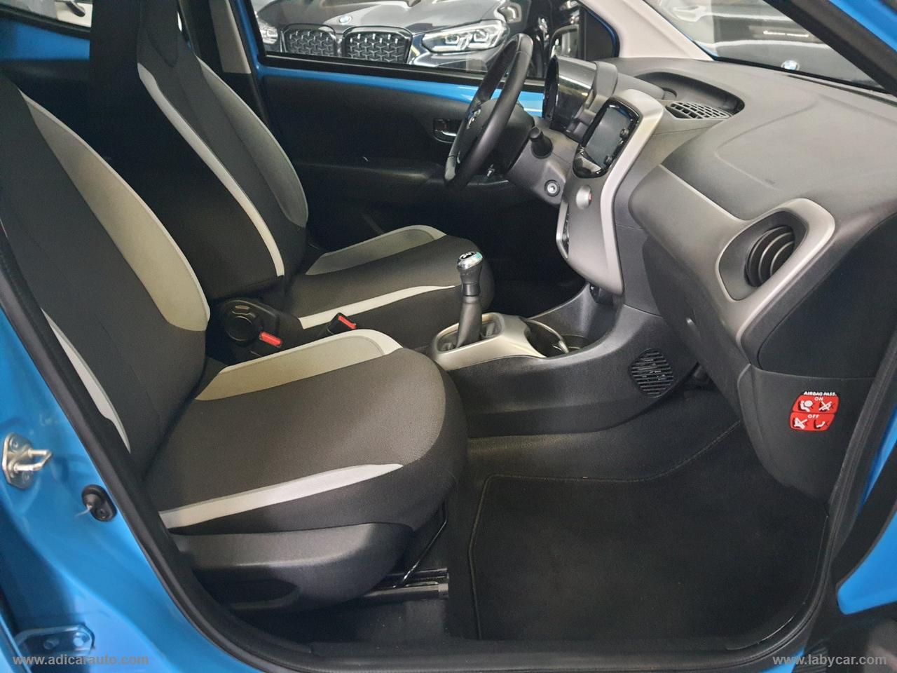 TOYOTA Aygo 1.0 VVT-i 69 CV 5p. x-play TSS