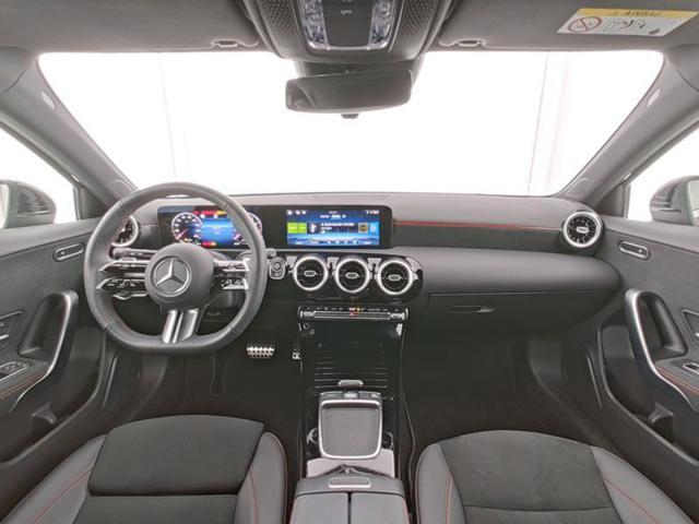 MERCEDES-BENZ A 200 Automatic AMG Line Advanced